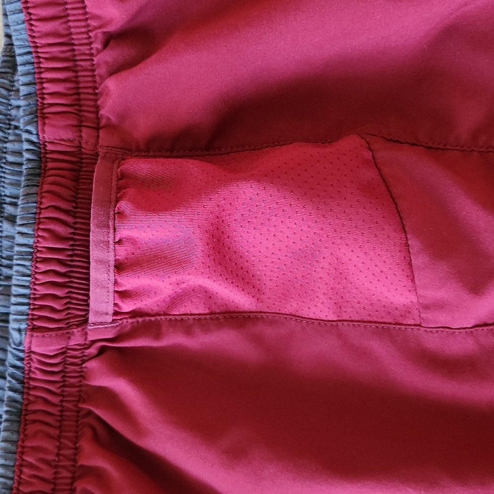 Brooks Running Shorts Run Happy Size M - Picture 6 of 9